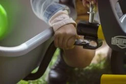 BERG Trailer S (aanhanger Voor BERG Buzzy Skelters) 21 BERG Trailer S (aanhanger Voor BERG Buzzy Skelters) -Buitenspeelgoed Winkel berg buzzy yellow berg buzzy trailer detail scaled 1